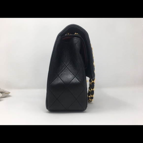 SOLD 💕Vintage Chanel Small Classic Flap - Picture 5 of 16